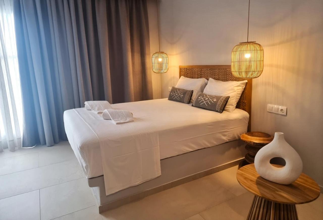 Artemis Lejlighedshotel Makrýgialos Eksteriør billede