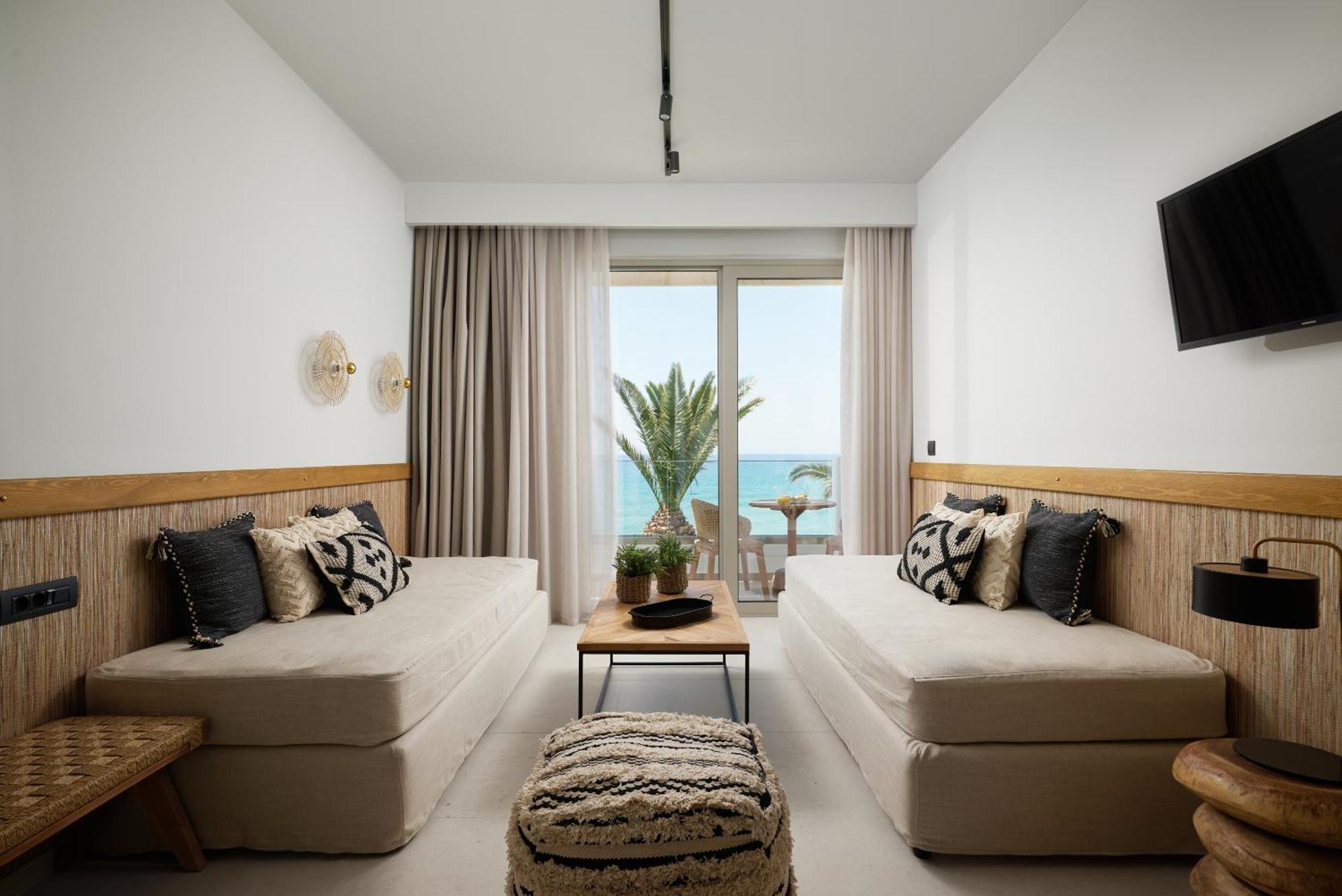 Artemis Lejlighedshotel Makrýgialos Eksteriør billede