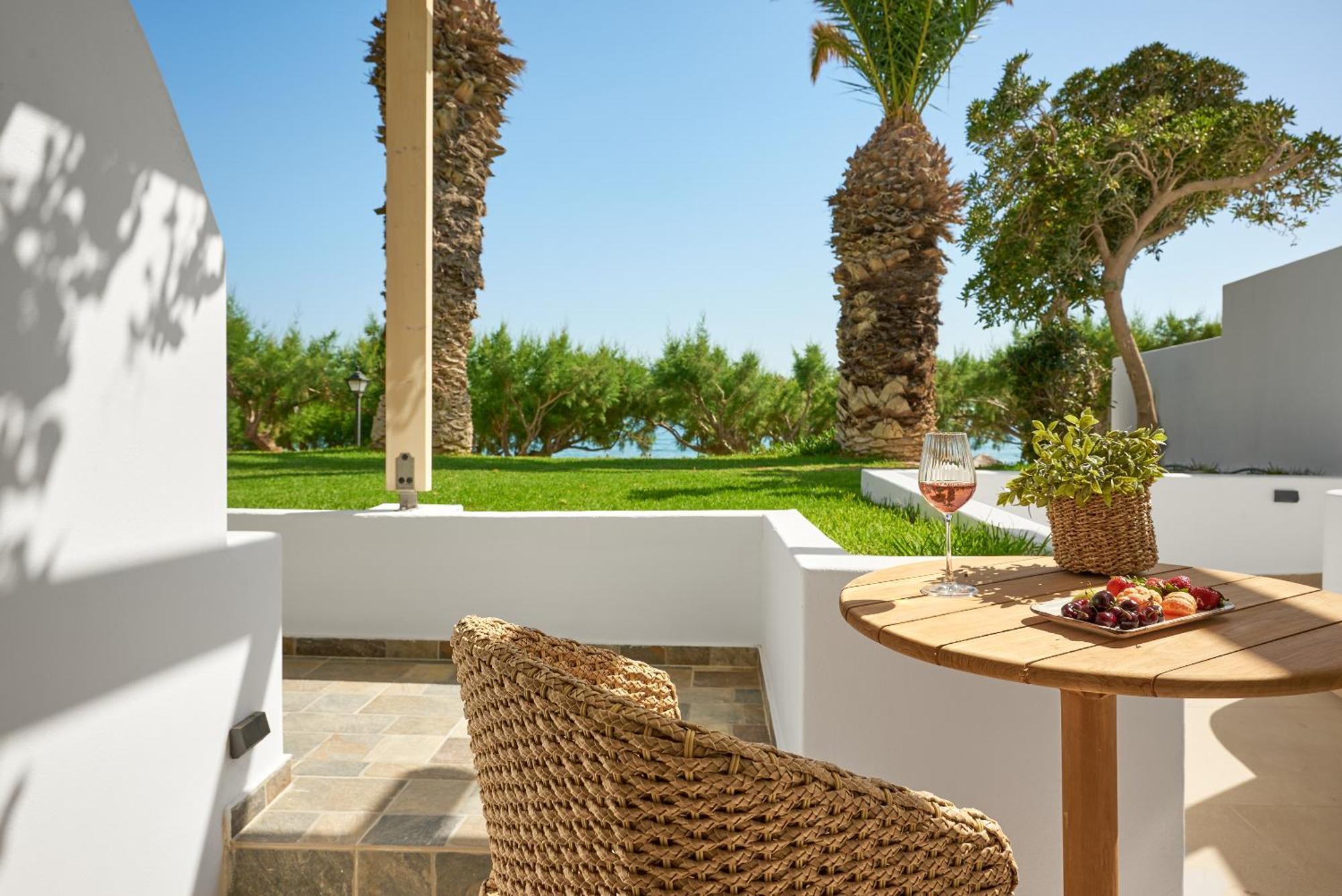 Artemis Lejlighedshotel Makrýgialos Eksteriør billede